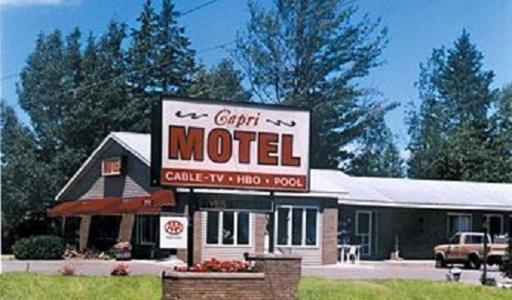 מקינאו סיטי Capri Motel מראה חיצוני תמונה