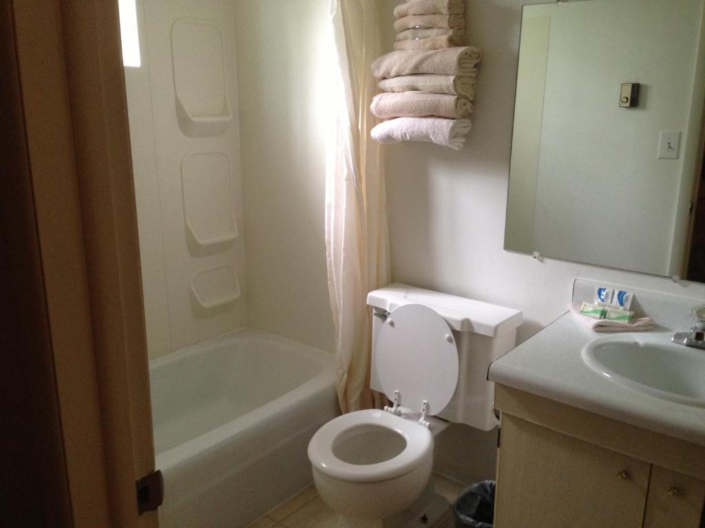 מקינאו סיטי Capri Motel חדר תמונה