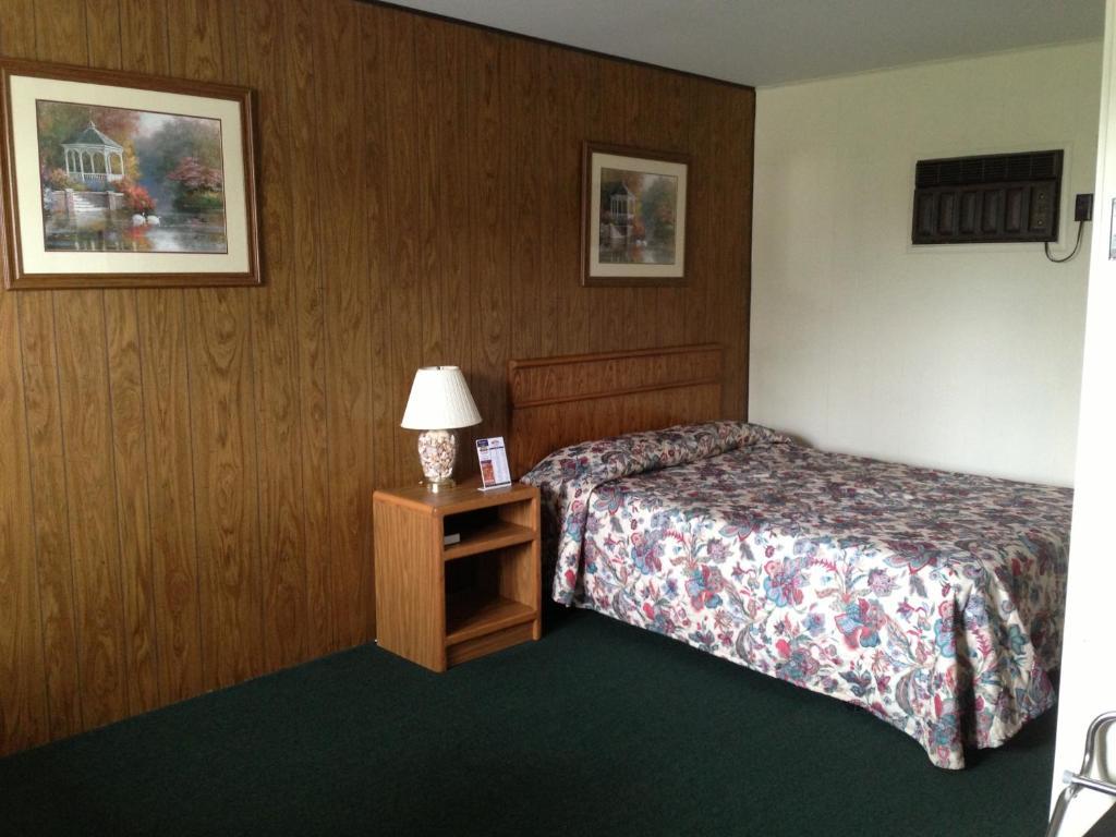 מקינאו סיטי Capri Motel חדר תמונה